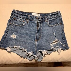 Abercrombie & Fitch The Mom Short High Rise